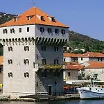 In With Seaview, Balcony, Air Condition, Wifi * Vinišće