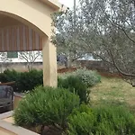 Apartment In With Seaview, Balcony, Air Condition, Wifi Vinišće
