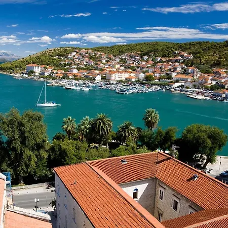 In With Seaview, Balcony, Air Condition, Wifi Vinišće
