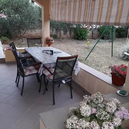 In With Seaview, Balcony, Air Condition, Wifi
