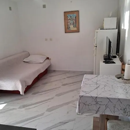 In With Seaview, Balcony, Air Condition, Wifi Apartment Vinišće