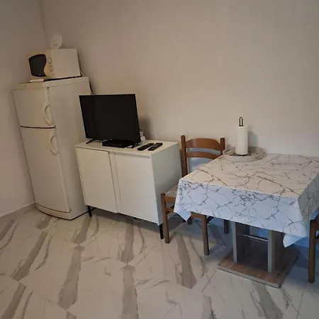 Apartmán In With Seaview, Balcony, Air Condition, Wifi *