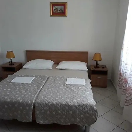 In With Seaview, Balcony, Air Condition, Wifi Vinišće